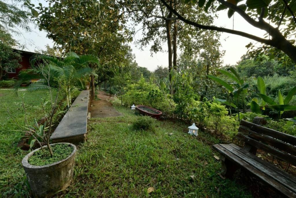 Lobville Homestay Карджат Экстерьер фото